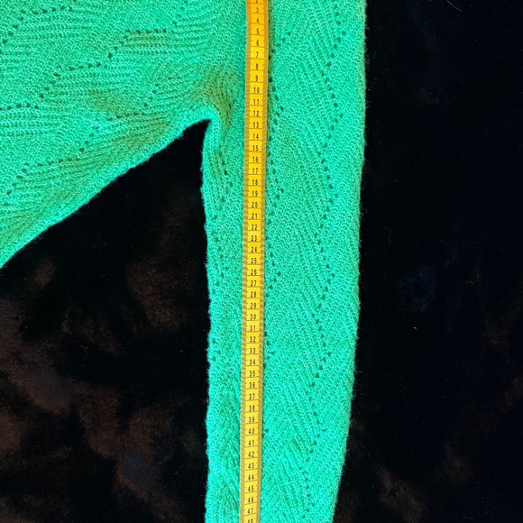 Super soft, fuzzy green knit sweater NWOT - Picture 4 of 7